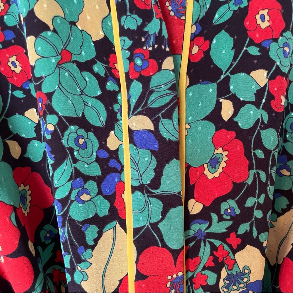 Alexis Hiroka Robe - Picture 5 of 5